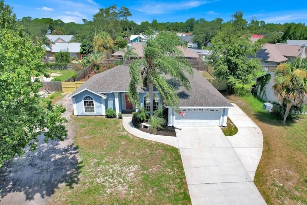 Hibiscus Hideout - 3br House, Private Pool, Near Bay & Beach! *
