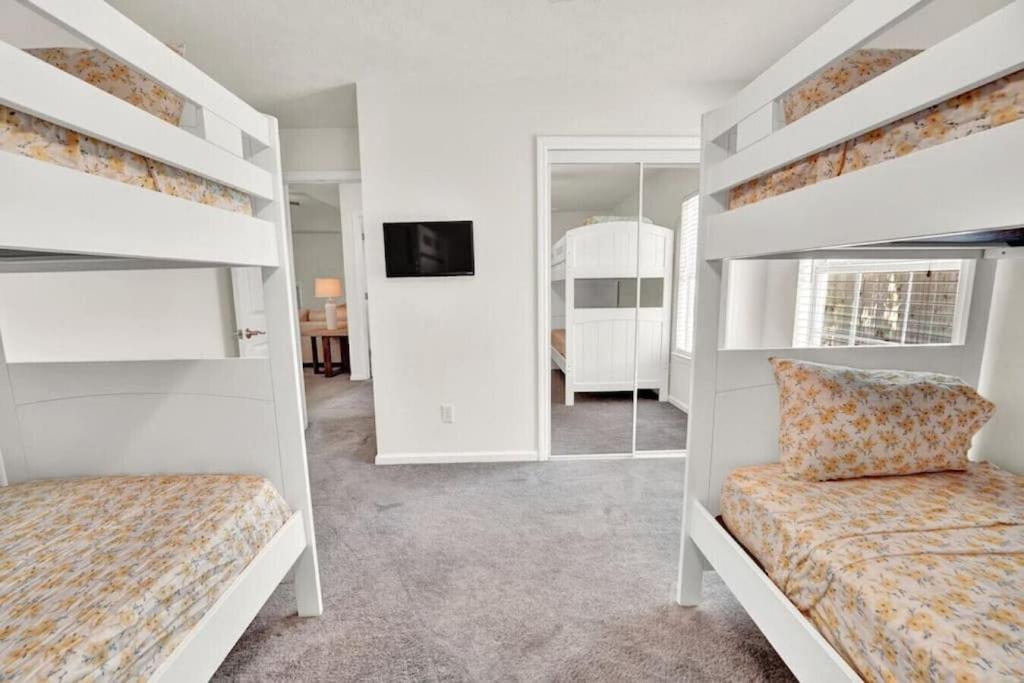 Hibiscus Hideout - 3br House, Private Pool, Near Bay & Beach! Holiday home Panama City Beach
