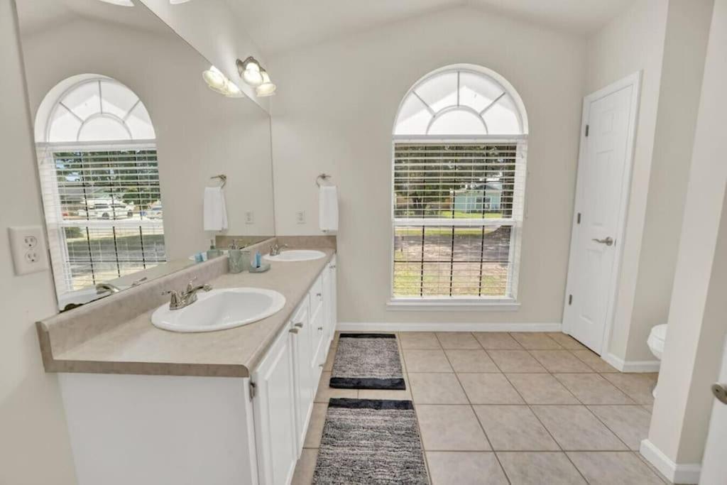 Holiday home Hibiscus Hideout - 3br House, Private Pool, Near Bay & Beach!