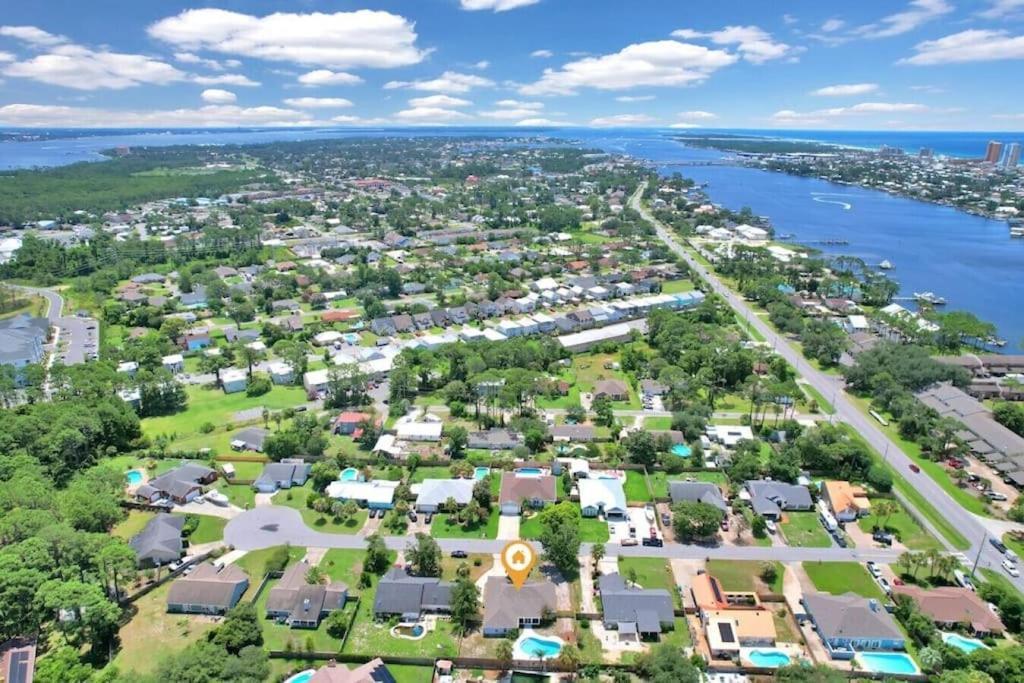 Holiday home Hibiscus Hideout - 3br House, Private Pool, Near Bay & Beach! Panama City Beach